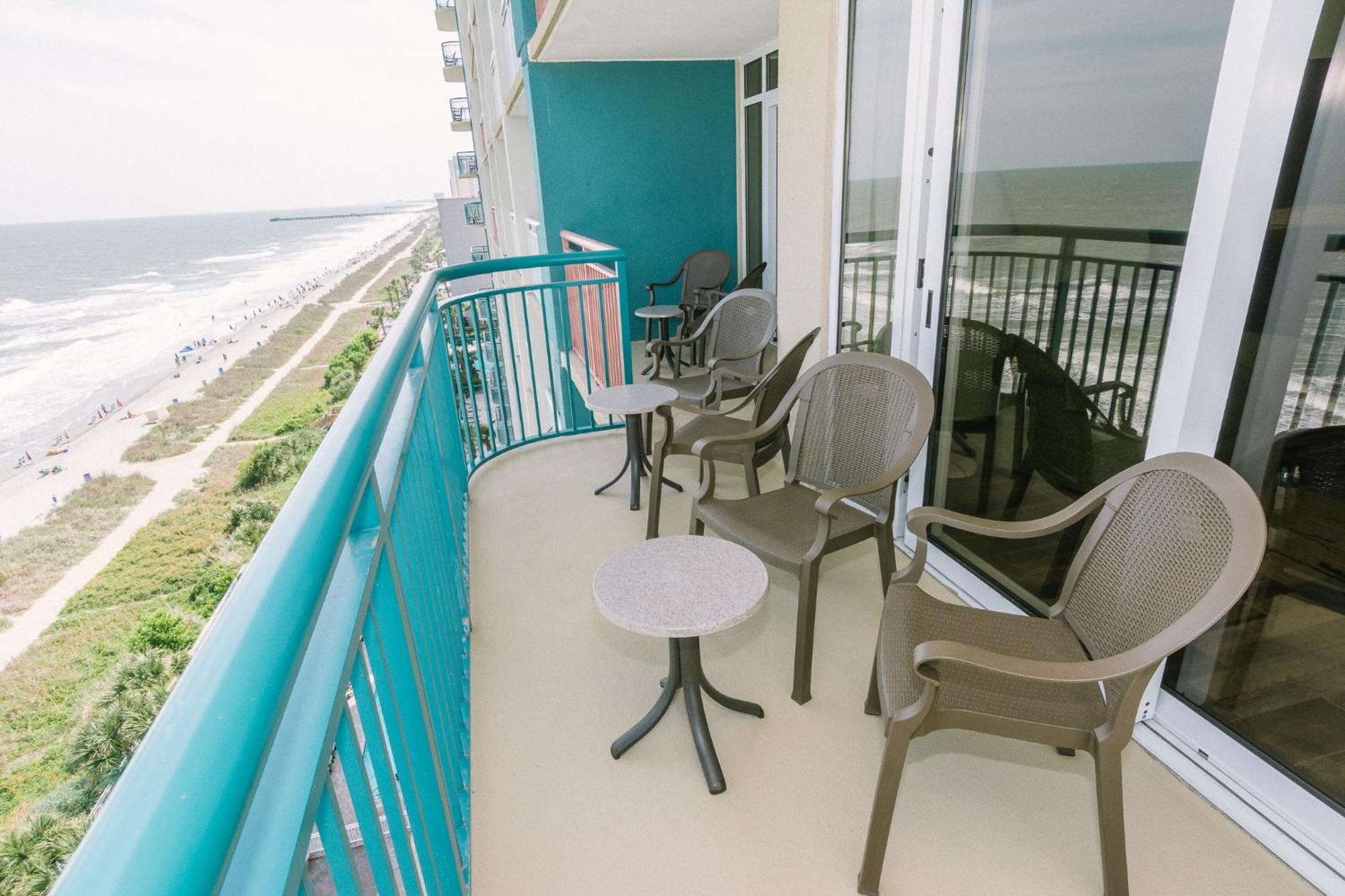 Paradise Resort, Unit 802, 4 Bedroom, 3 Bath, Direct Oceanfront Holiday home