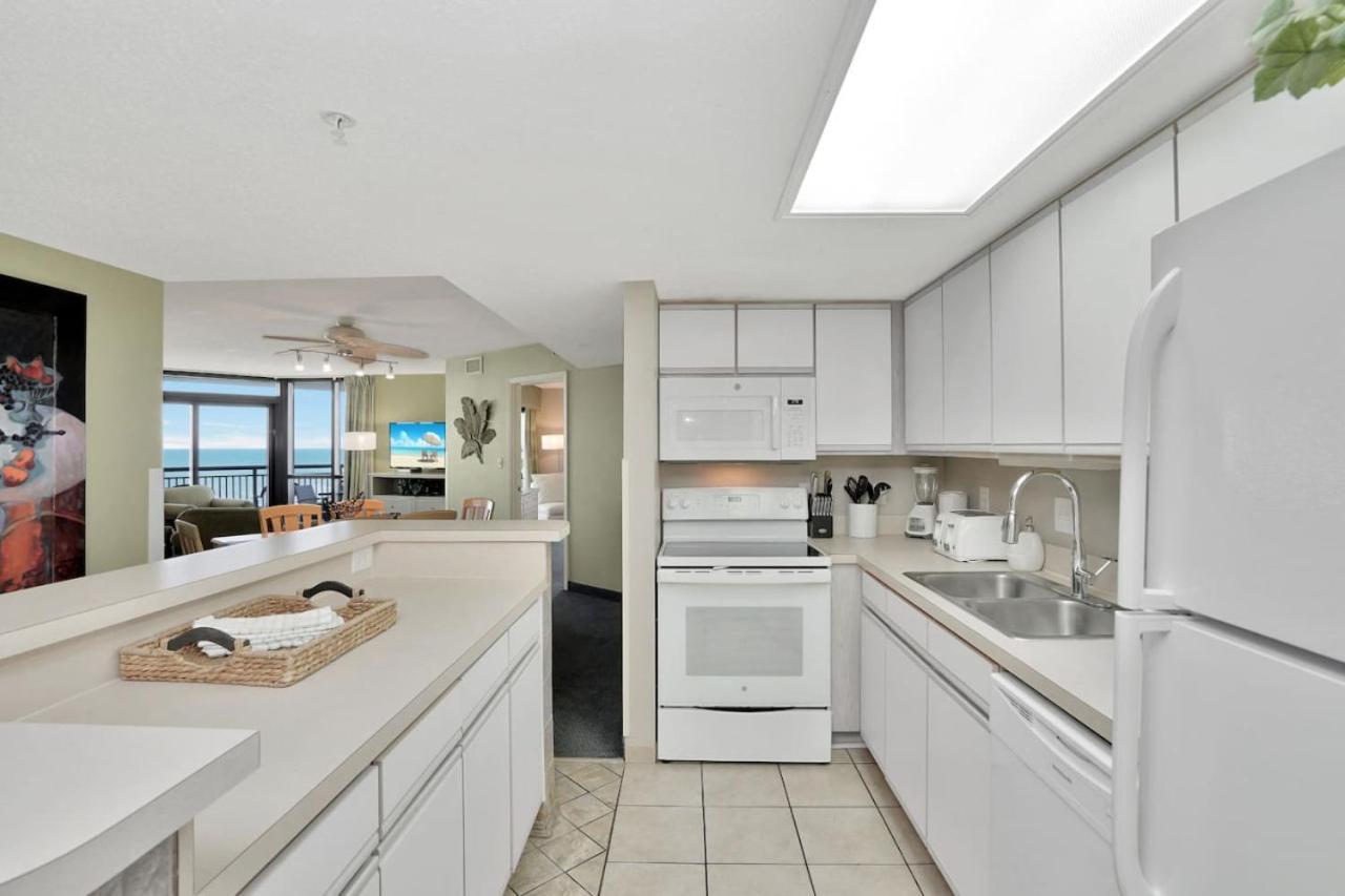 Ocean Reef Resort, Unit 1226, 4 Bedroom, 3 Bath, Direct Oceanfront Holiday home