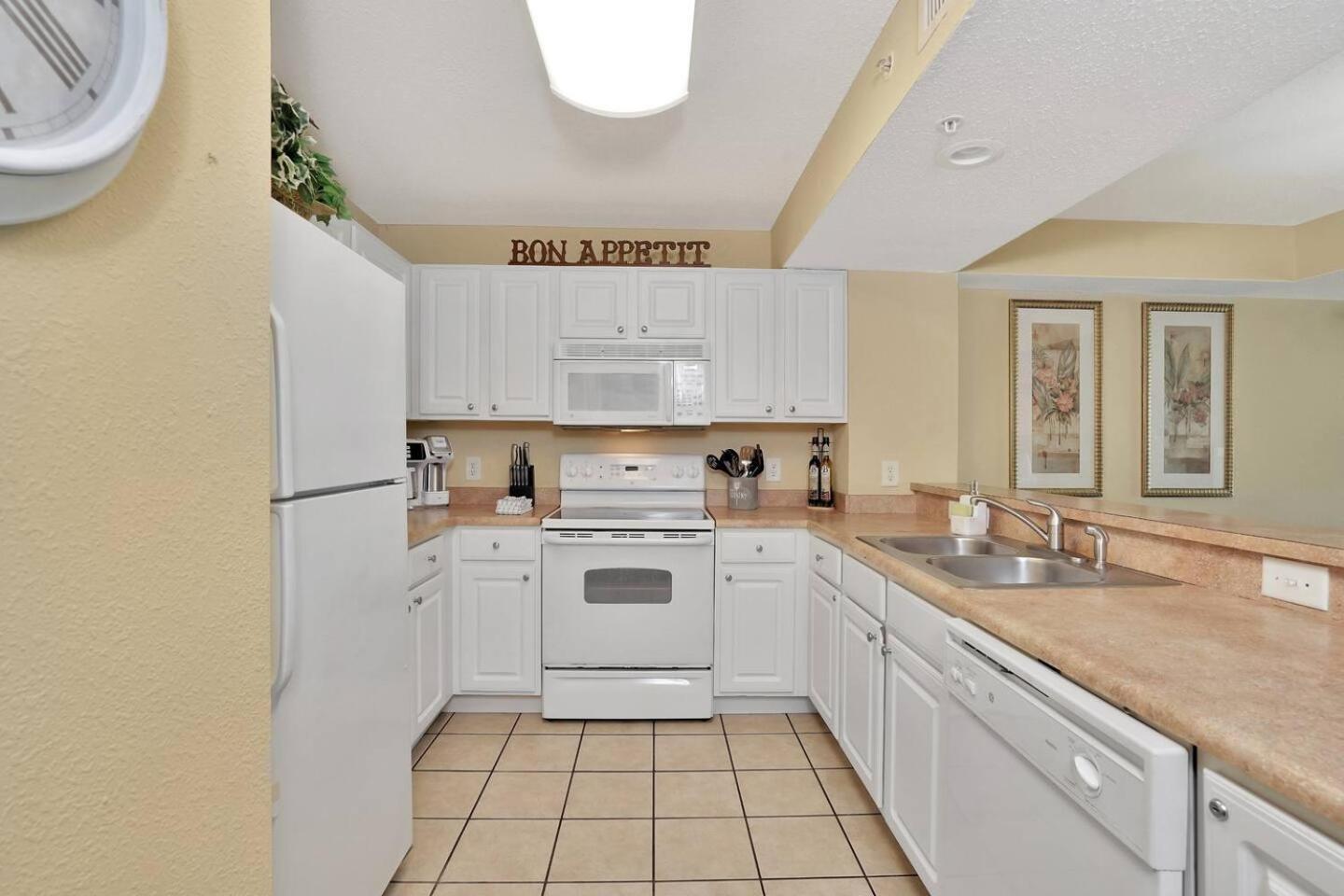 Direct Oceanfront, Unit 701, 4 Bedroom, 3 Bath, Holiday home