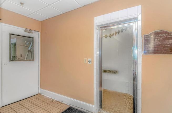 Holiday home Updated 2 Bedroom Condo-breathtaking Oceanfront Views- Palace 2101 And 2102