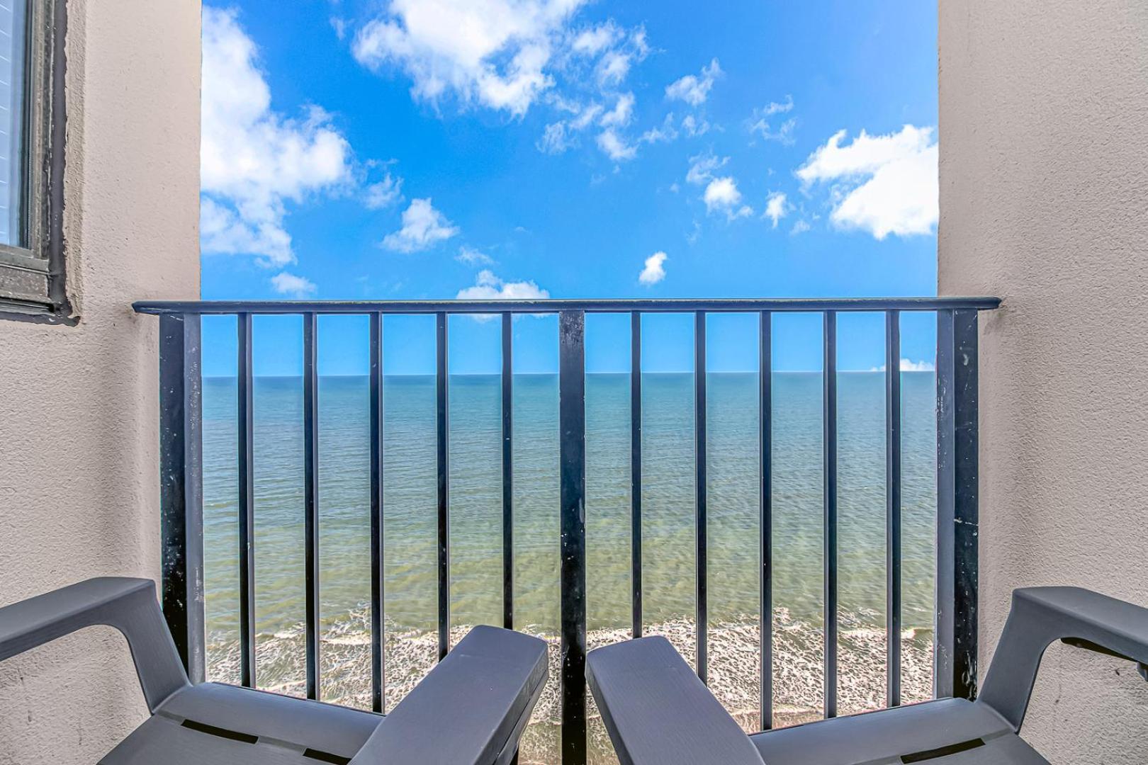 Holiday home Updated 2 Bedroom Condo-breathtaking Oceanfront Views- Palace 2101 And 2102