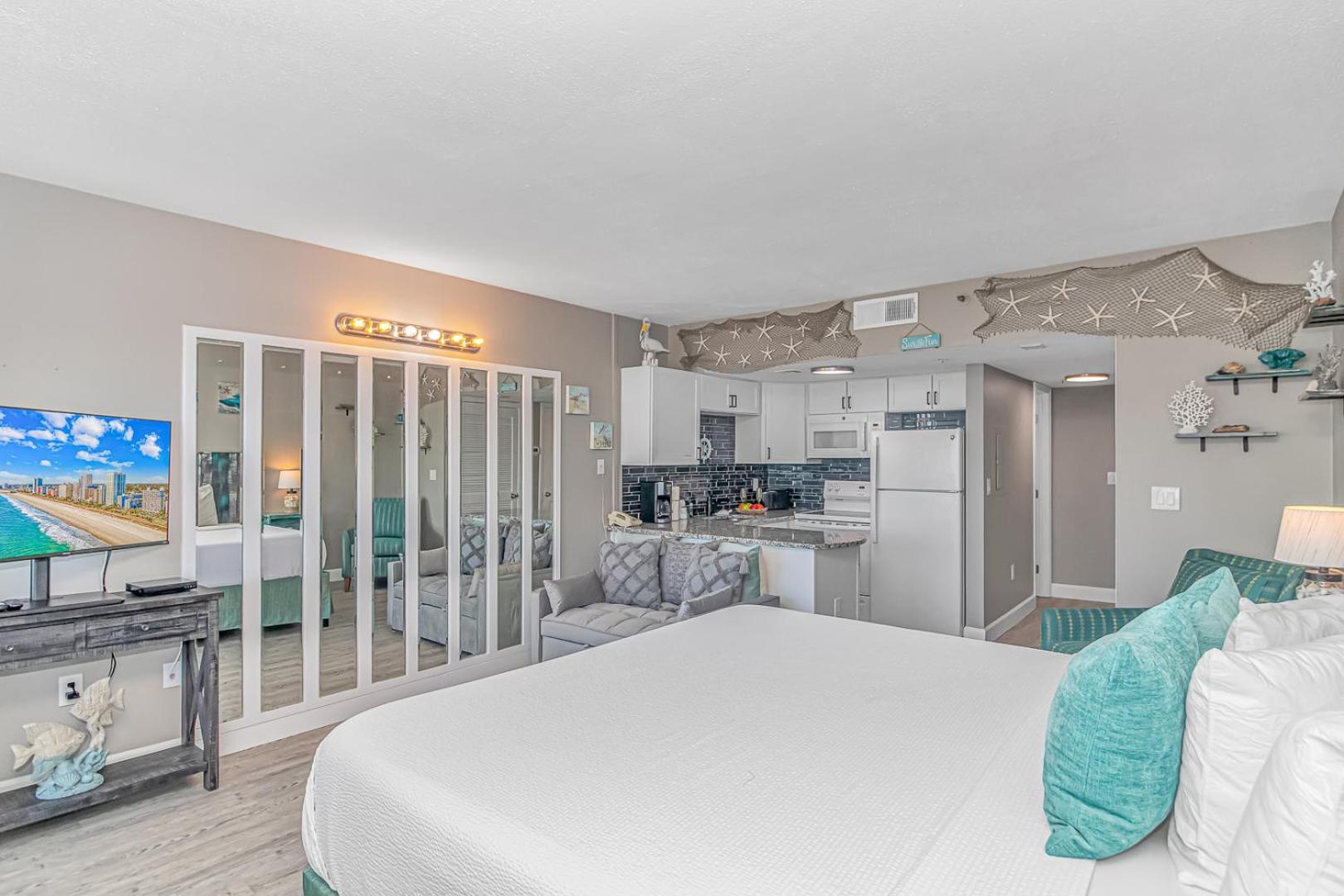 Holiday home Updated 2 Bedroom Condo-breathtaking Oceanfront Views- Palace 2101 And 2102