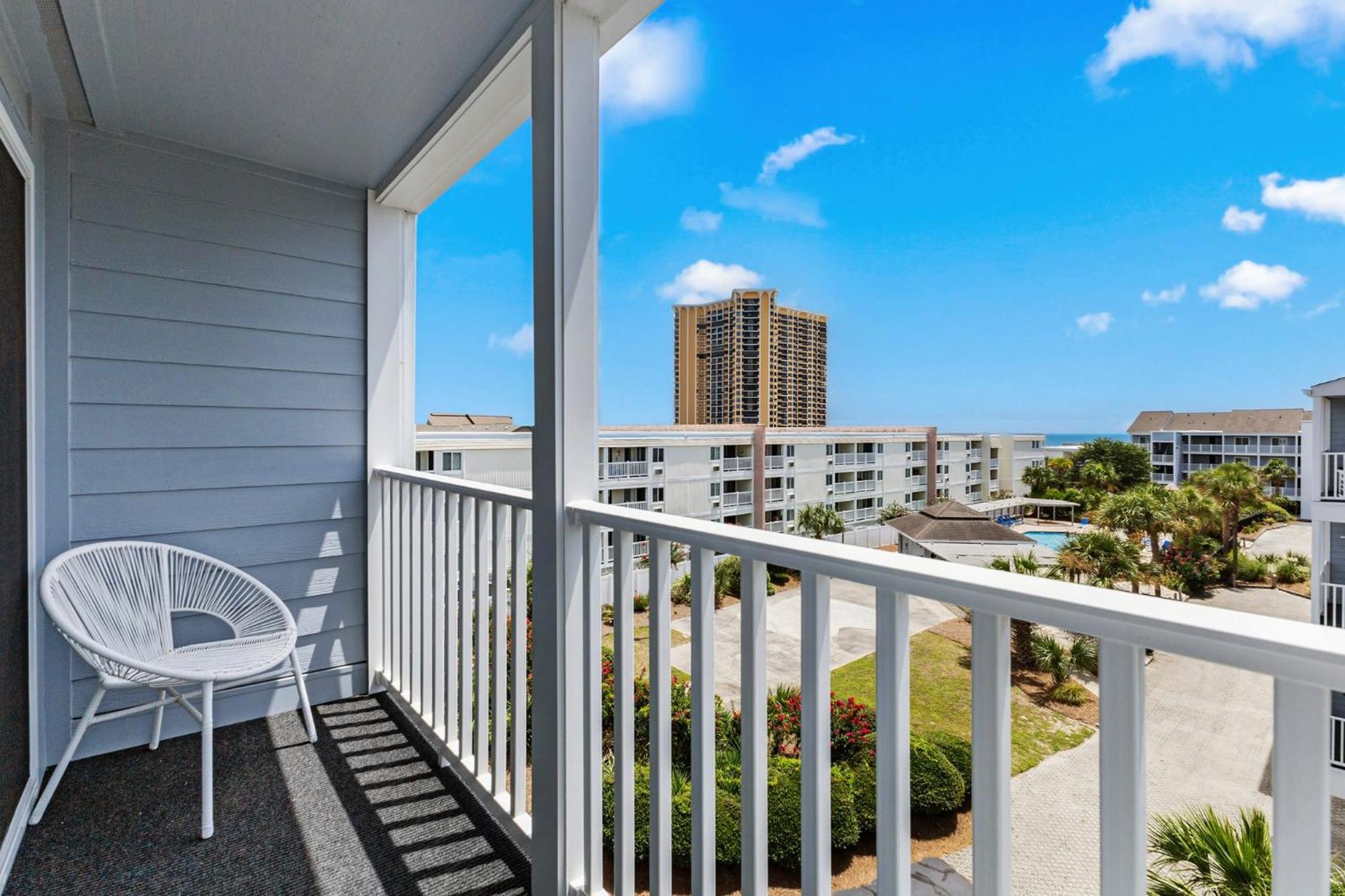Pelican Landing Unit 330 - Ocean View Apartment *