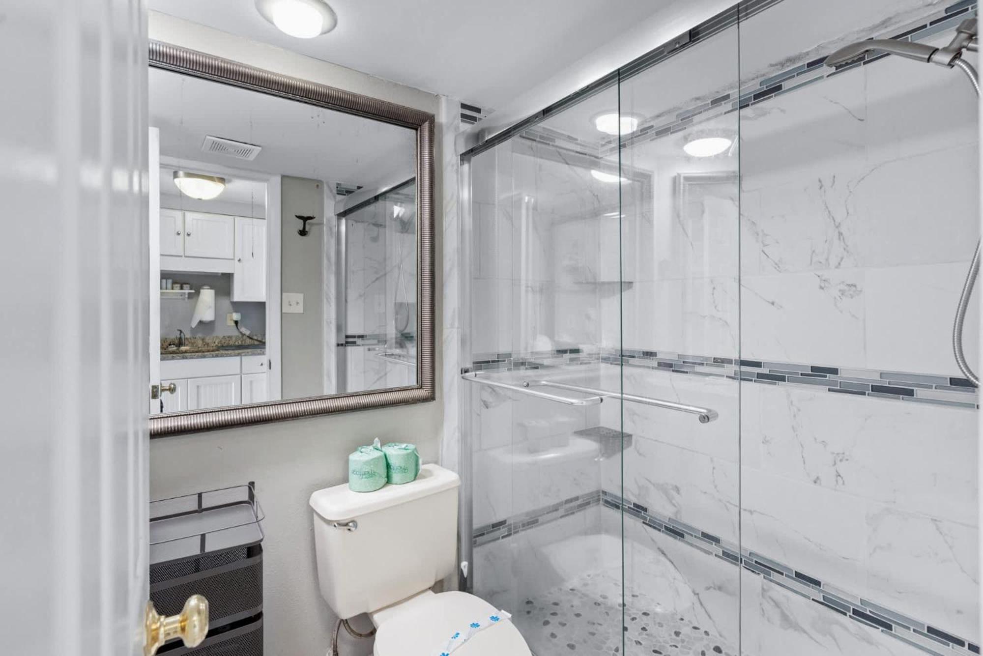 Palms Unit 1004 - Oceanfront Apartment