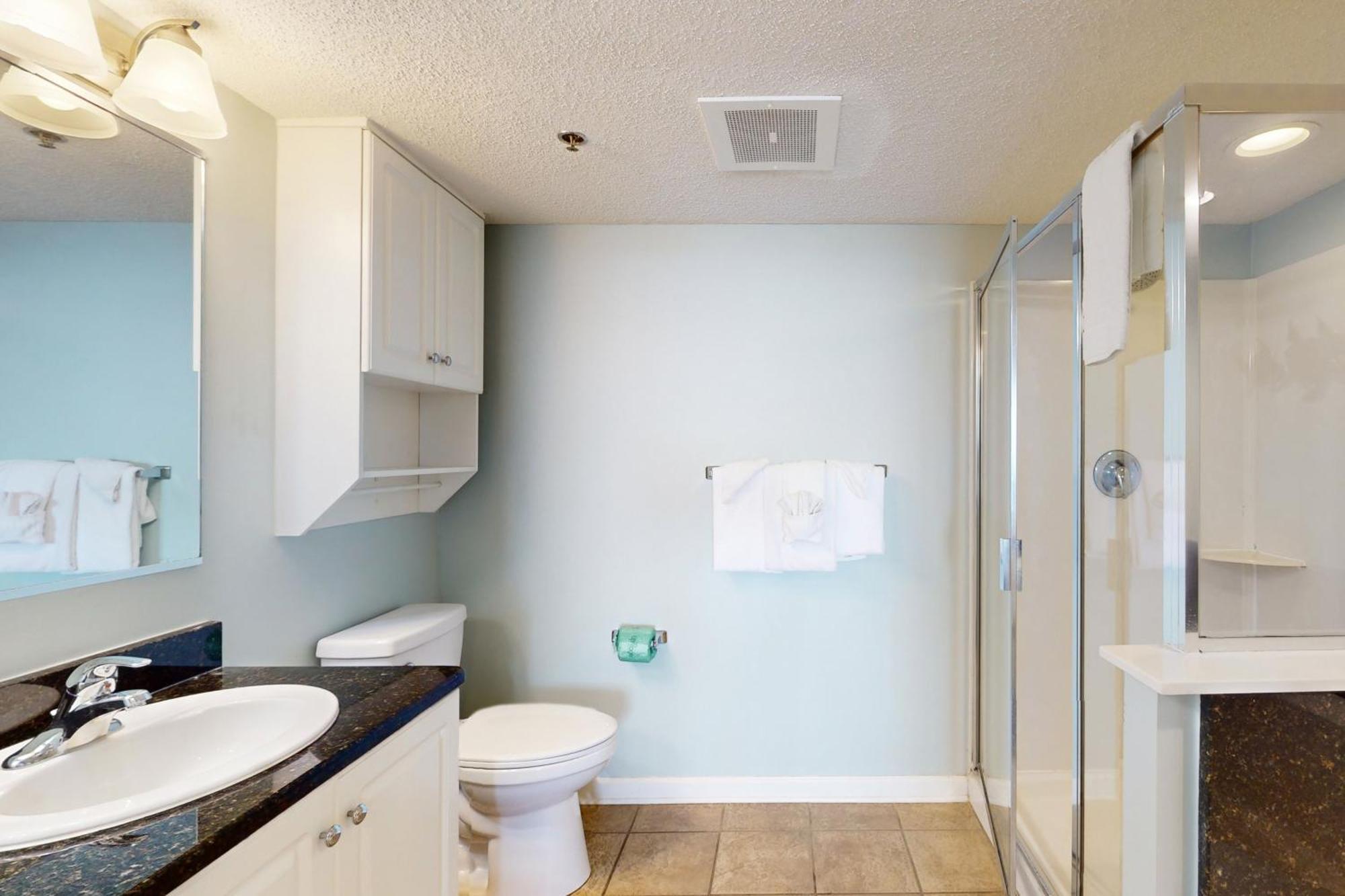 Apartment Crescent Shores S-1010