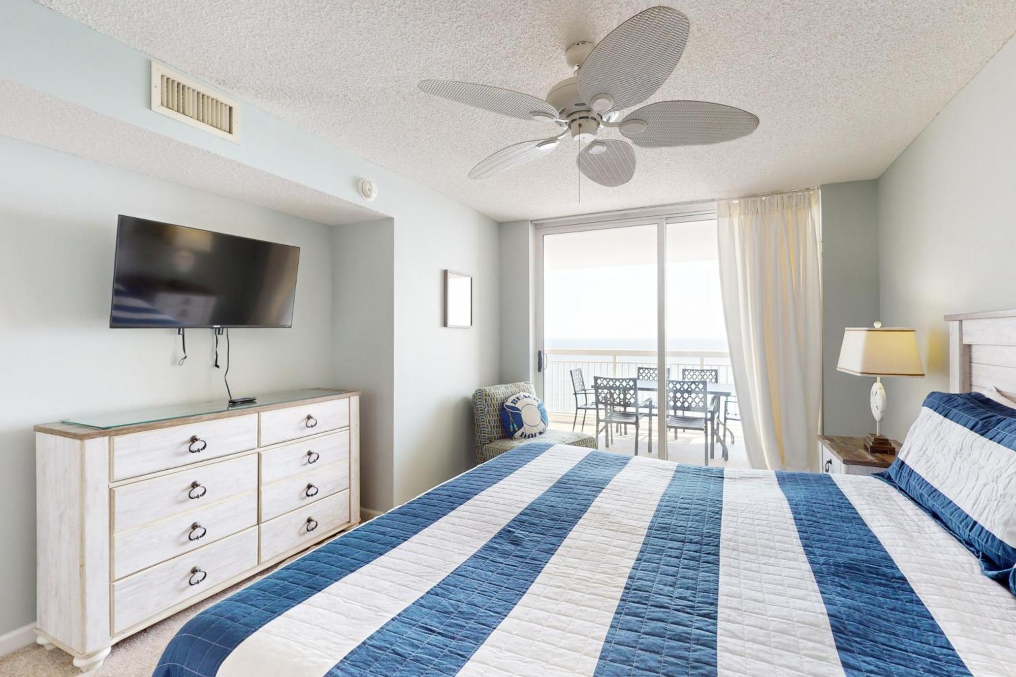 Crescent Shores S-1010 Apartment