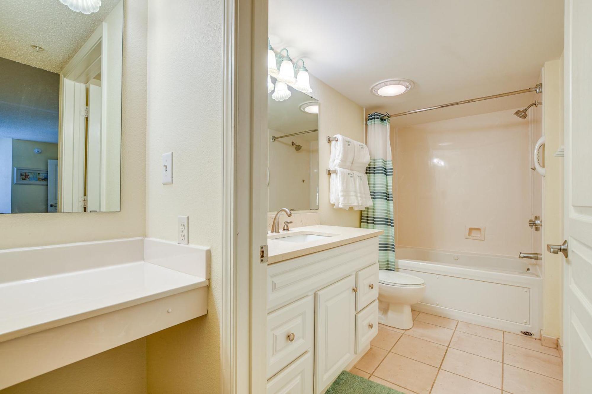 Oceanfront North Myrtle Access Apartment