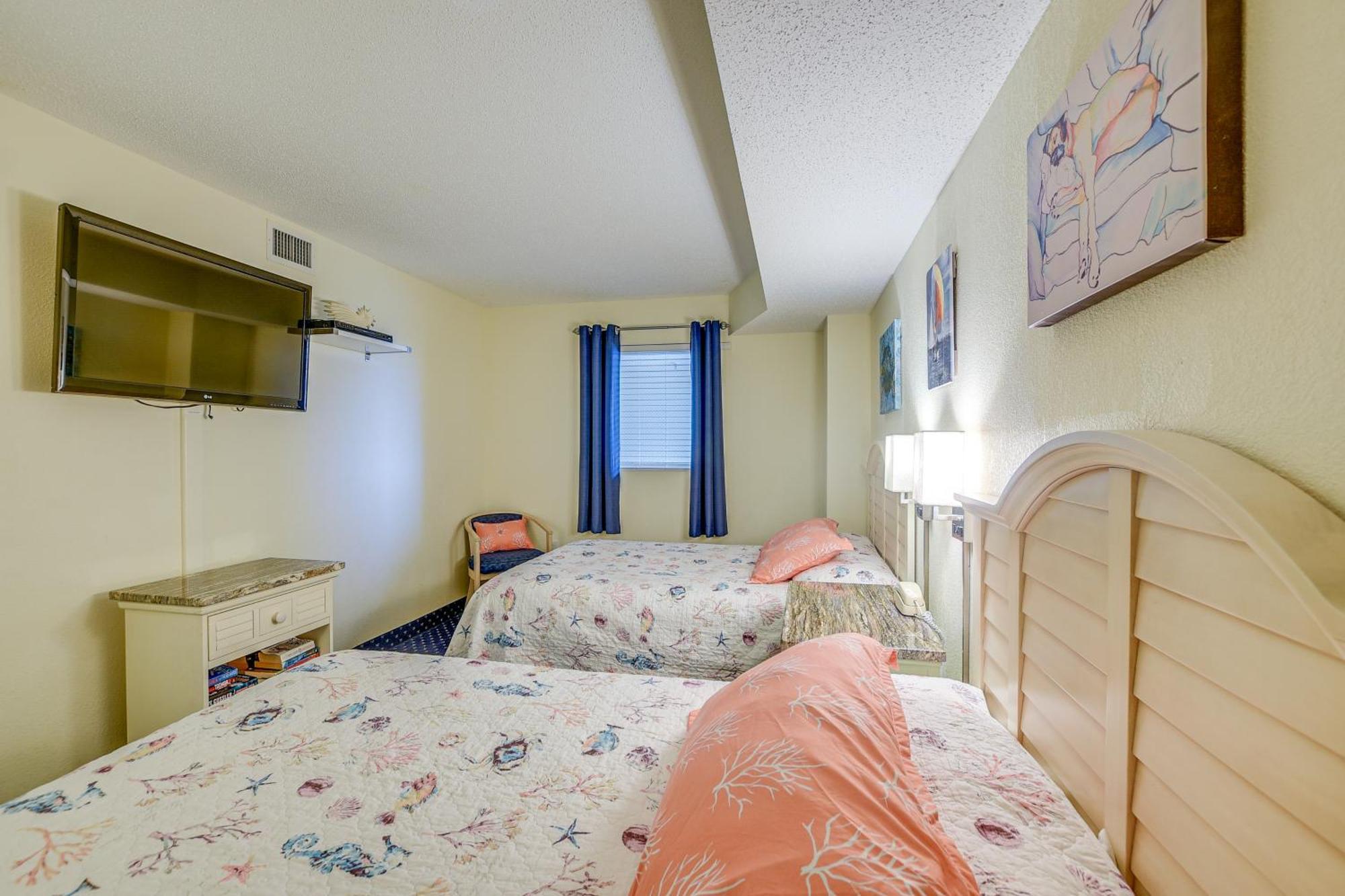 Oceanfront North Myrtle Access Apartment *
