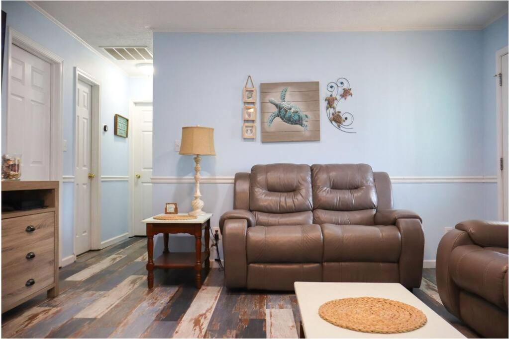 8020 Ocean Lakes Pet Friendly Golf Cart Included-beach Bum Holiday home