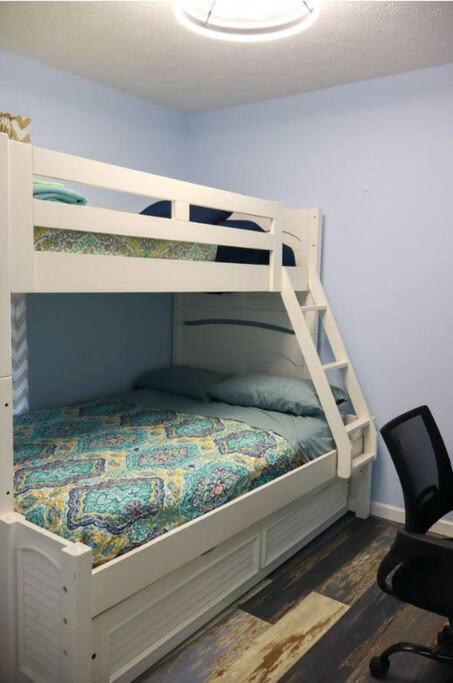 8020 Ocean Lakes Pet Friendly Golf Cart Included-beach Bum Holiday home Myrtle Beach