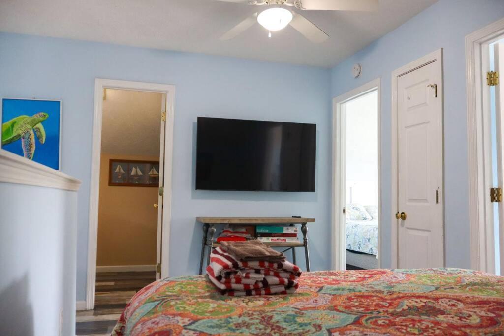 8020 Ocean Lakes Pet Friendly Golf Cart Included-beach Bum Holiday home