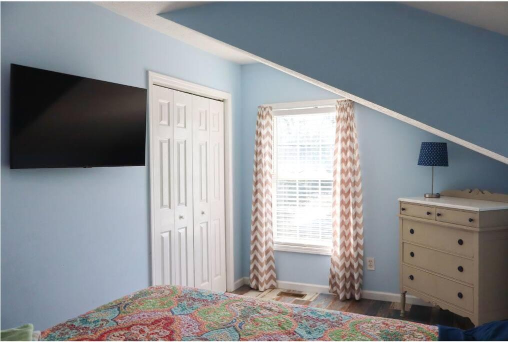 8020 Ocean Lakes Pet Friendly Golf Cart Included-beach Bum Holiday home
