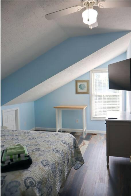 8020 Ocean Lakes Pet Friendly Golf Cart Included-beach Bum Holiday home