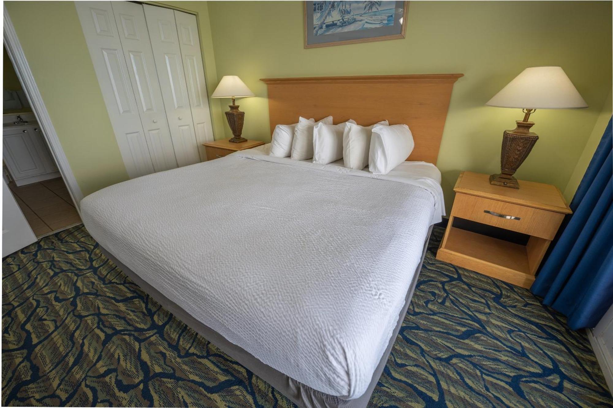Holiday home Spacious 3 Bedroom With Immaculate Oceanfront Views! Paradise 1610 *
