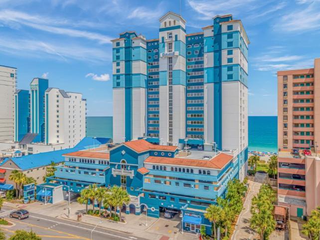 Spacious 3 Bedroom With Immaculate Oceanfront Views! Paradise 1610