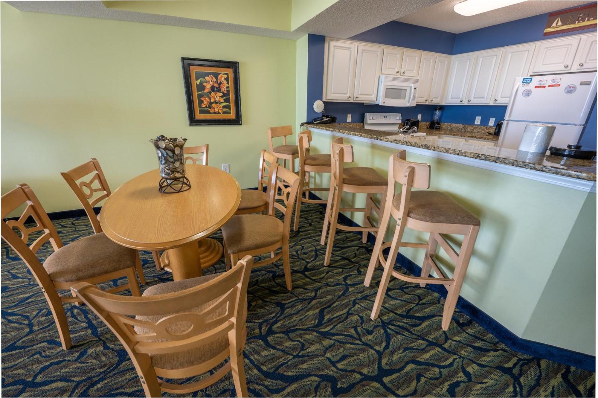 Holiday home Spacious 3 Bedroom With Immaculate Oceanfront Views! Paradise 1610 *