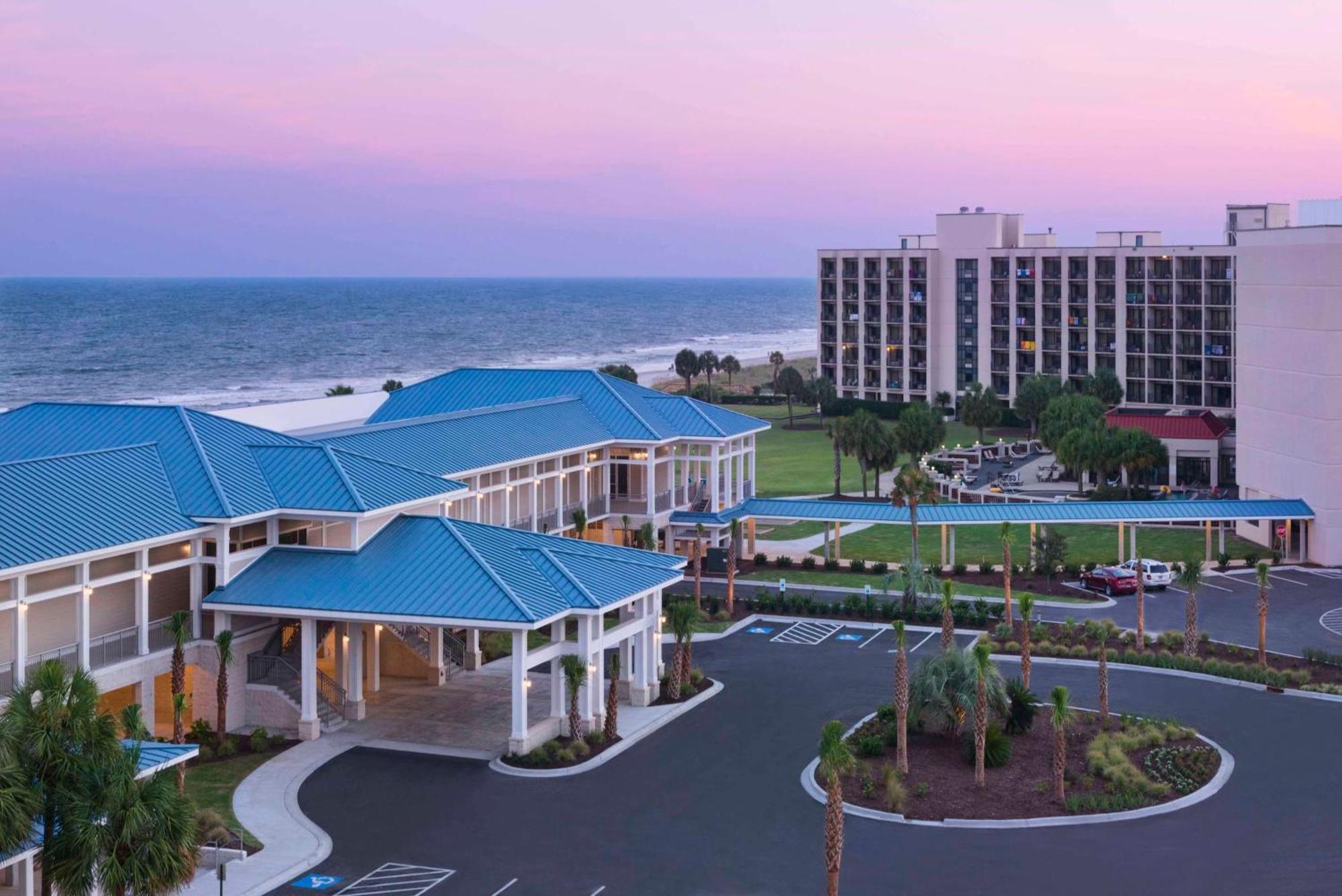 Doubletree By Hilton Myrtle Oceanfront Resort 4*