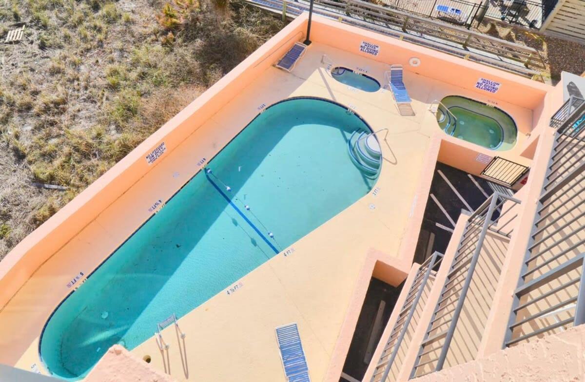 Holiday home Oceanfront In Heart Of N Myrtle With Pool