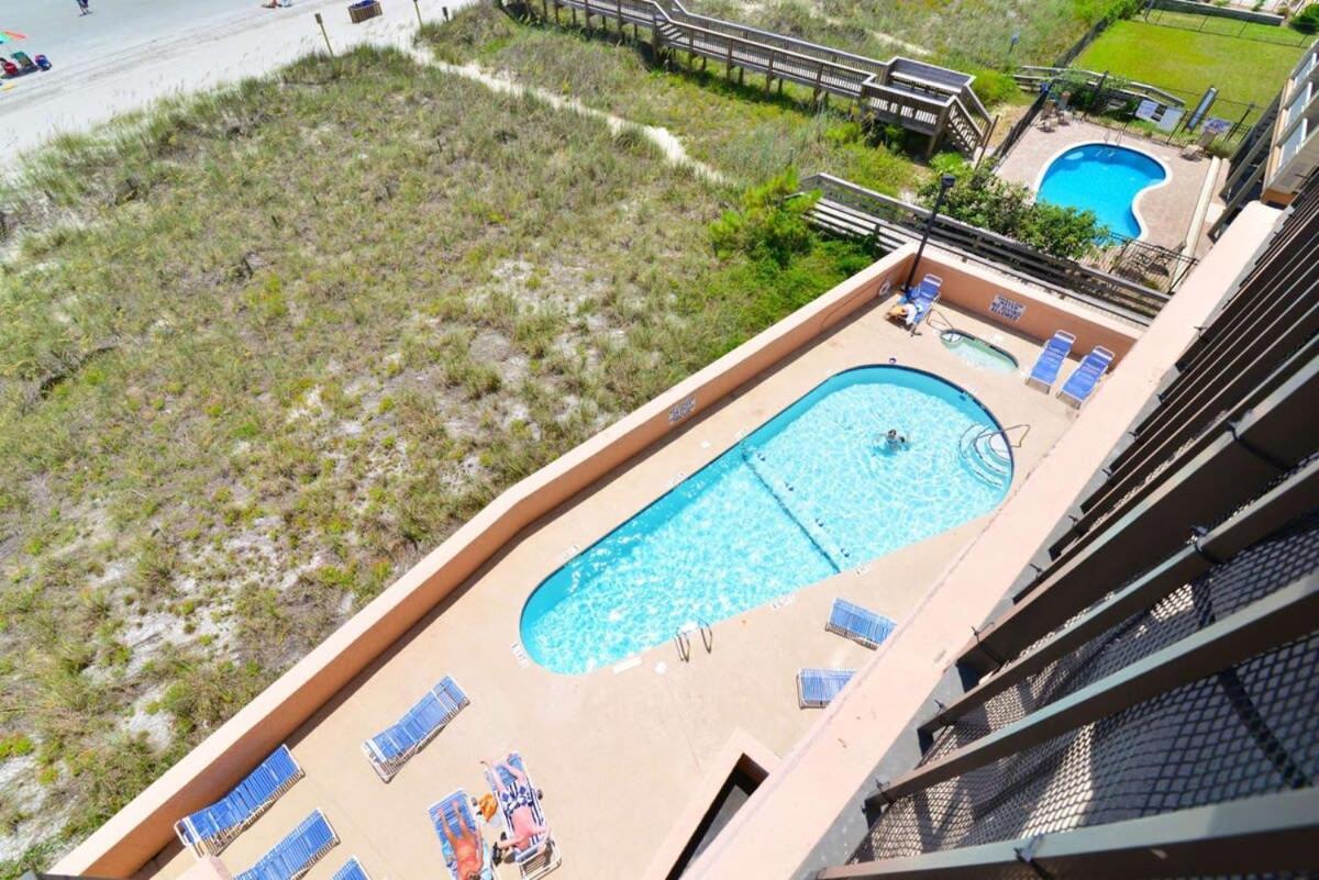 Oceanfront In Heart Of N Myrtle With Pool Holiday home *