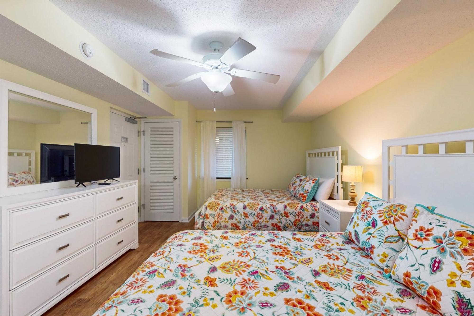Apartment Yacht Club 2-303 *