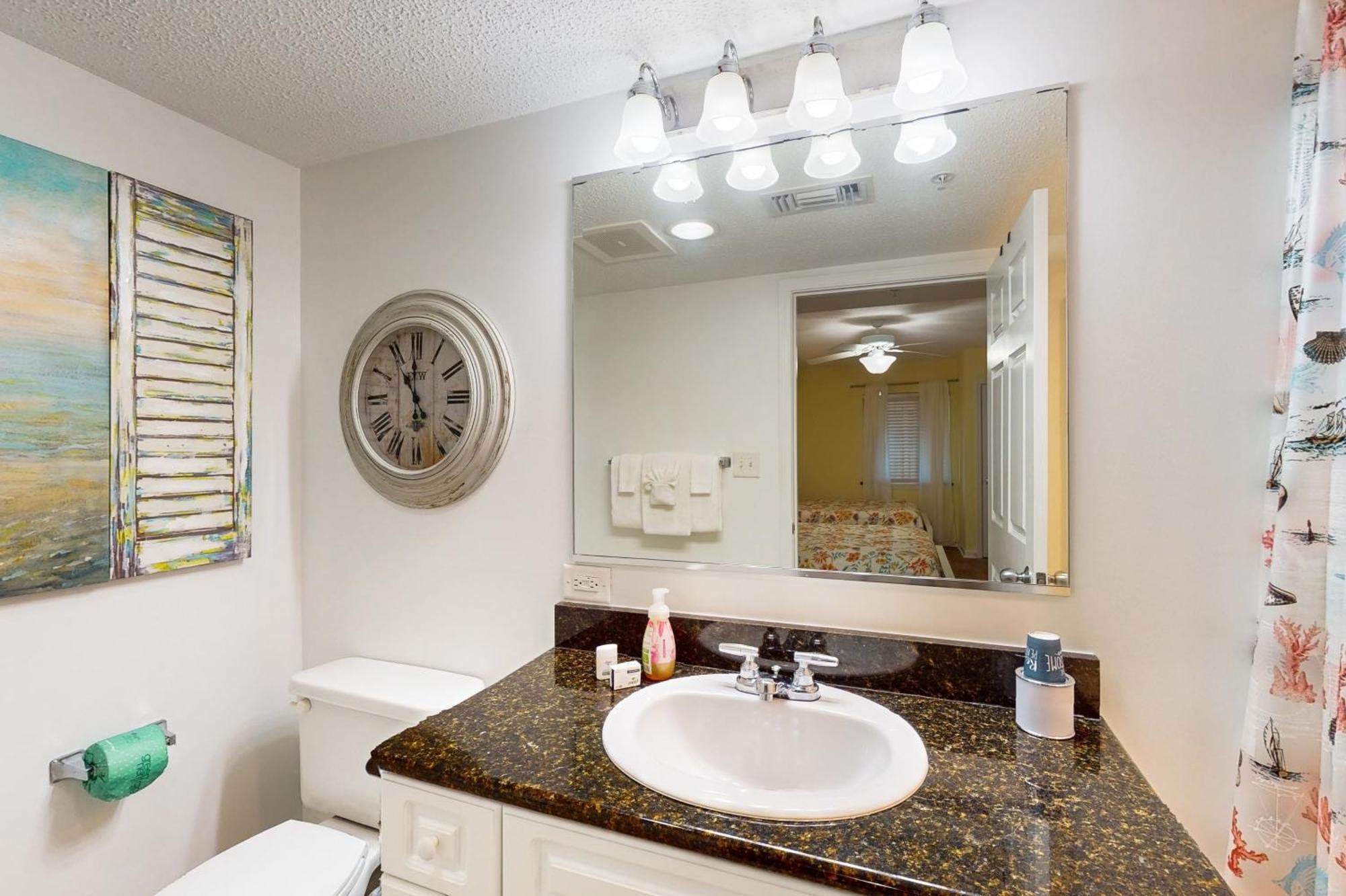 Yacht Club 2-303 Apartment *
