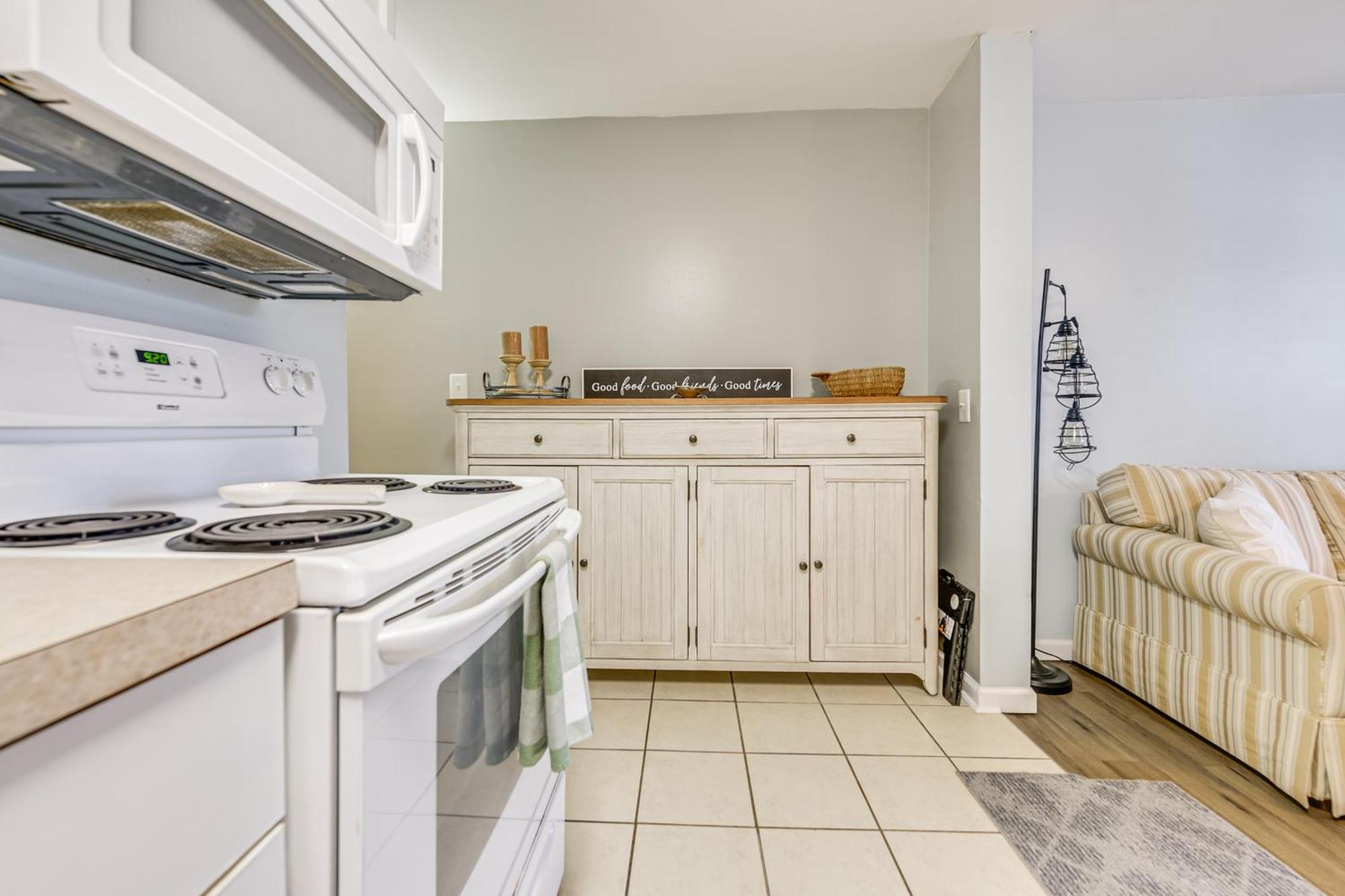 Apartment Walkable Couples Retreat In North Myrtle Beach! *