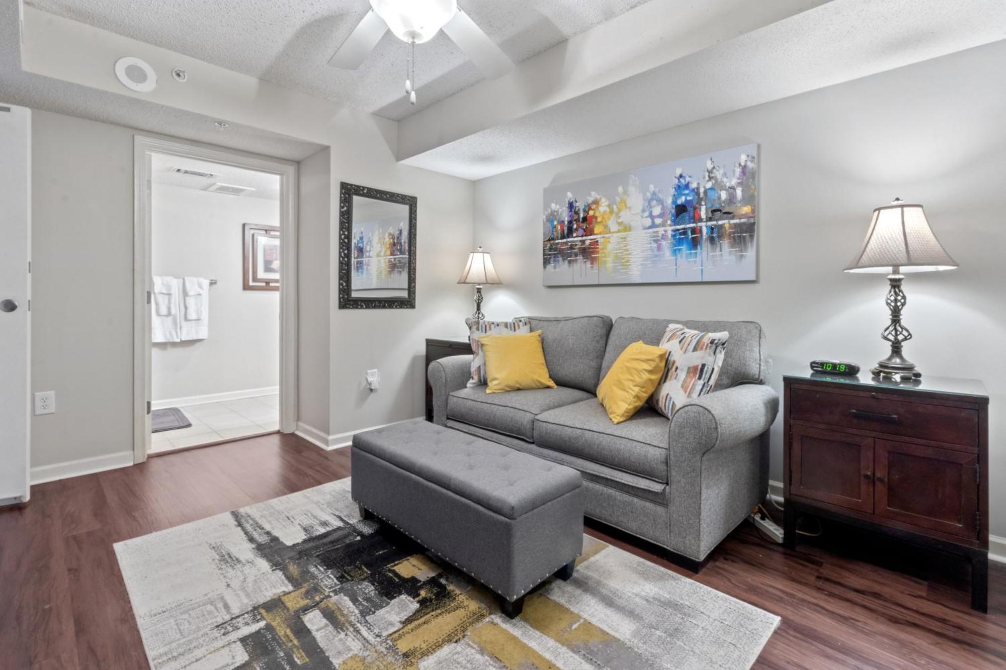 Yacht Club #1-403 Apartment