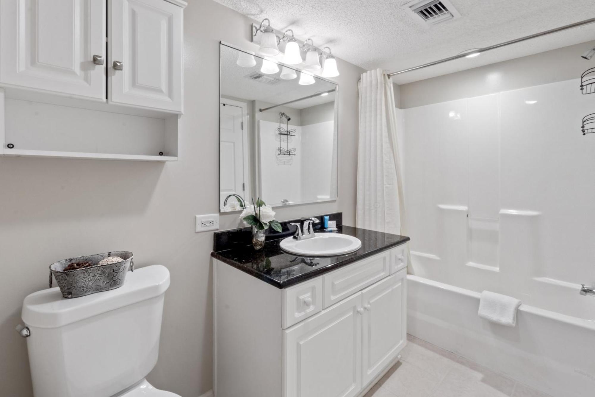 Yacht Club #1-403 Apartment *