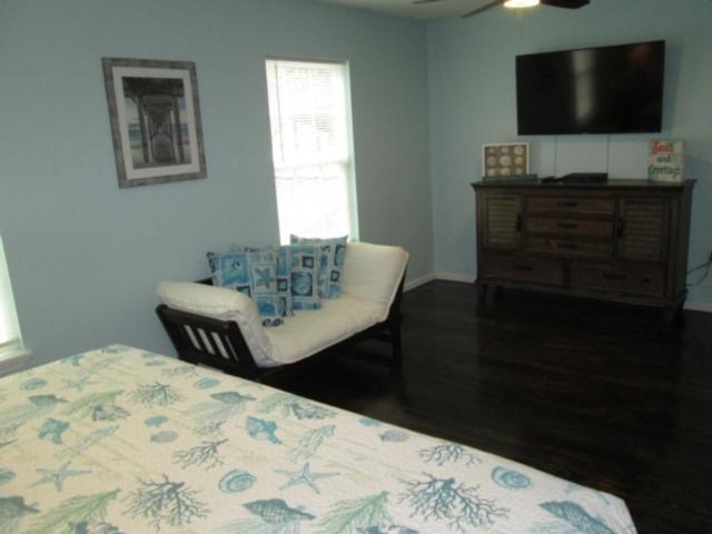 1241 Ocean Lakes Pet Friendly Golf Cart Included-beach Bum Holiday home Myrtle Beach