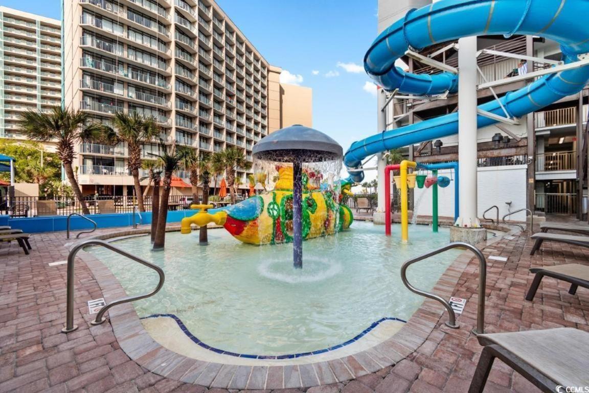 Oceanfront Bliss At Grand Cayman Resort! Holiday home