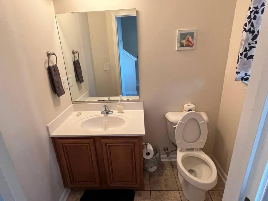 Holiday home Spacious 3-br Cottage, 2 Blocks To Myrtle Beach