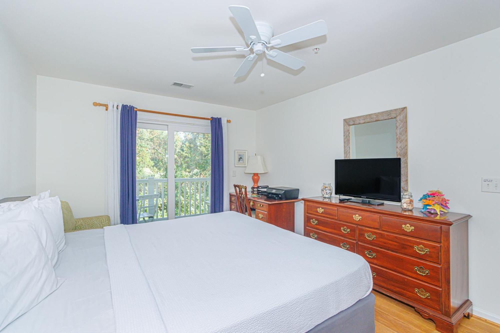 Apartment Stunning 3 Bedroom Condo-recently Renovated-fairways Unit D *