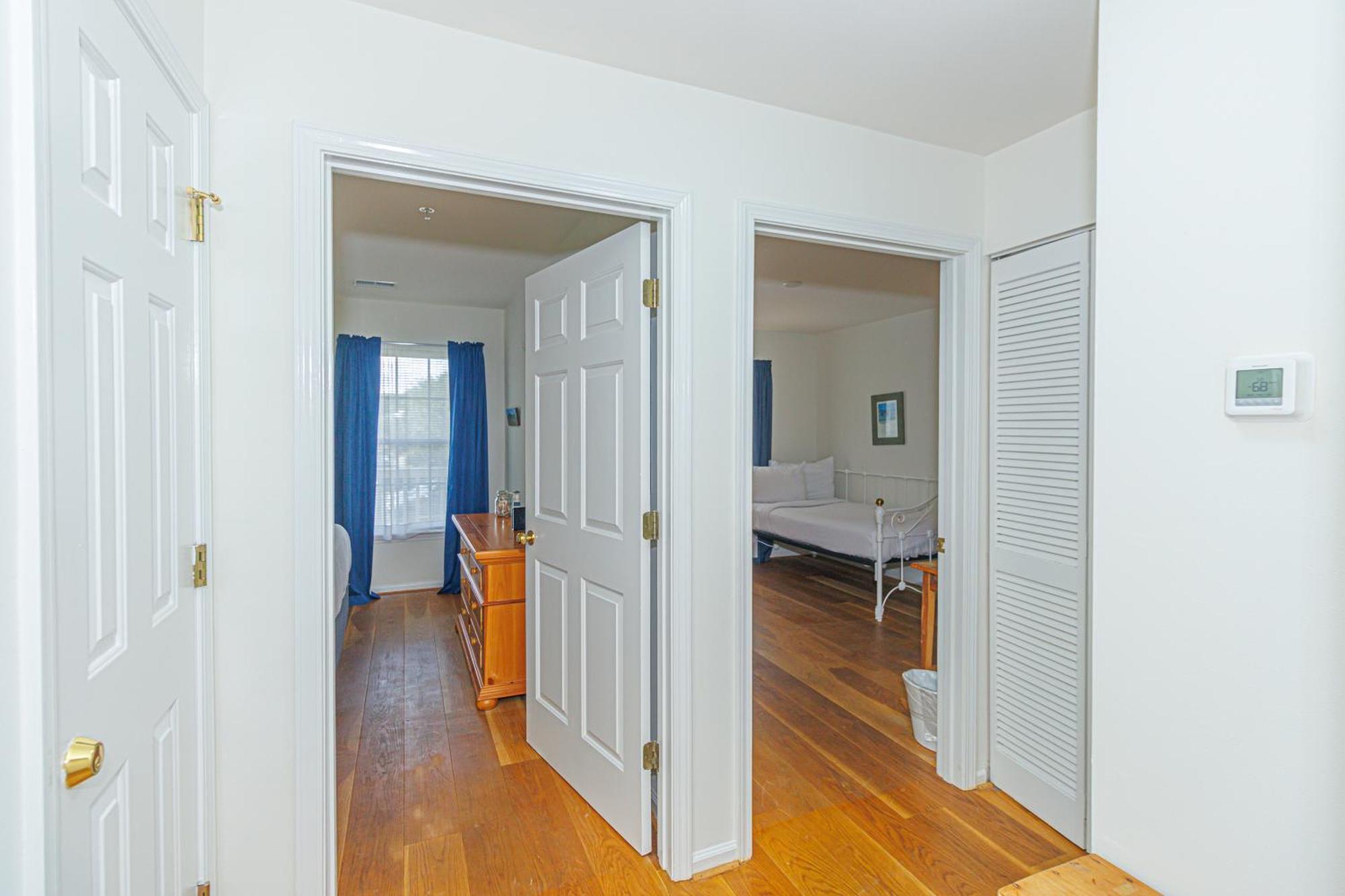 Apartment Stunning 3 Bedroom Condo-recently Renovated-fairways Unit D *