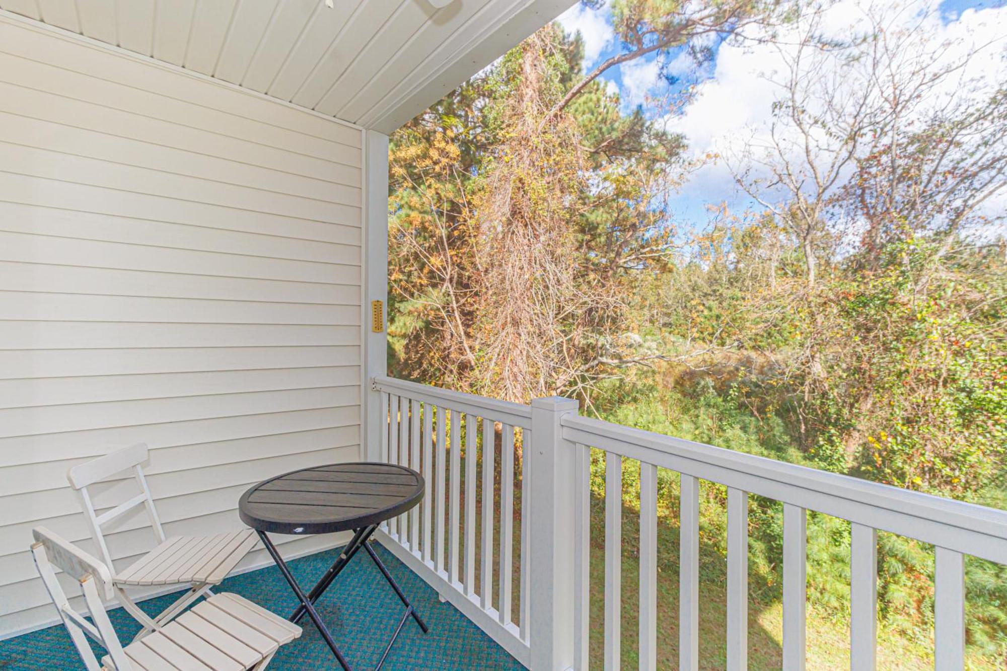 Stunning 3 Bedroom Condo-recently Renovated-fairways Unit D