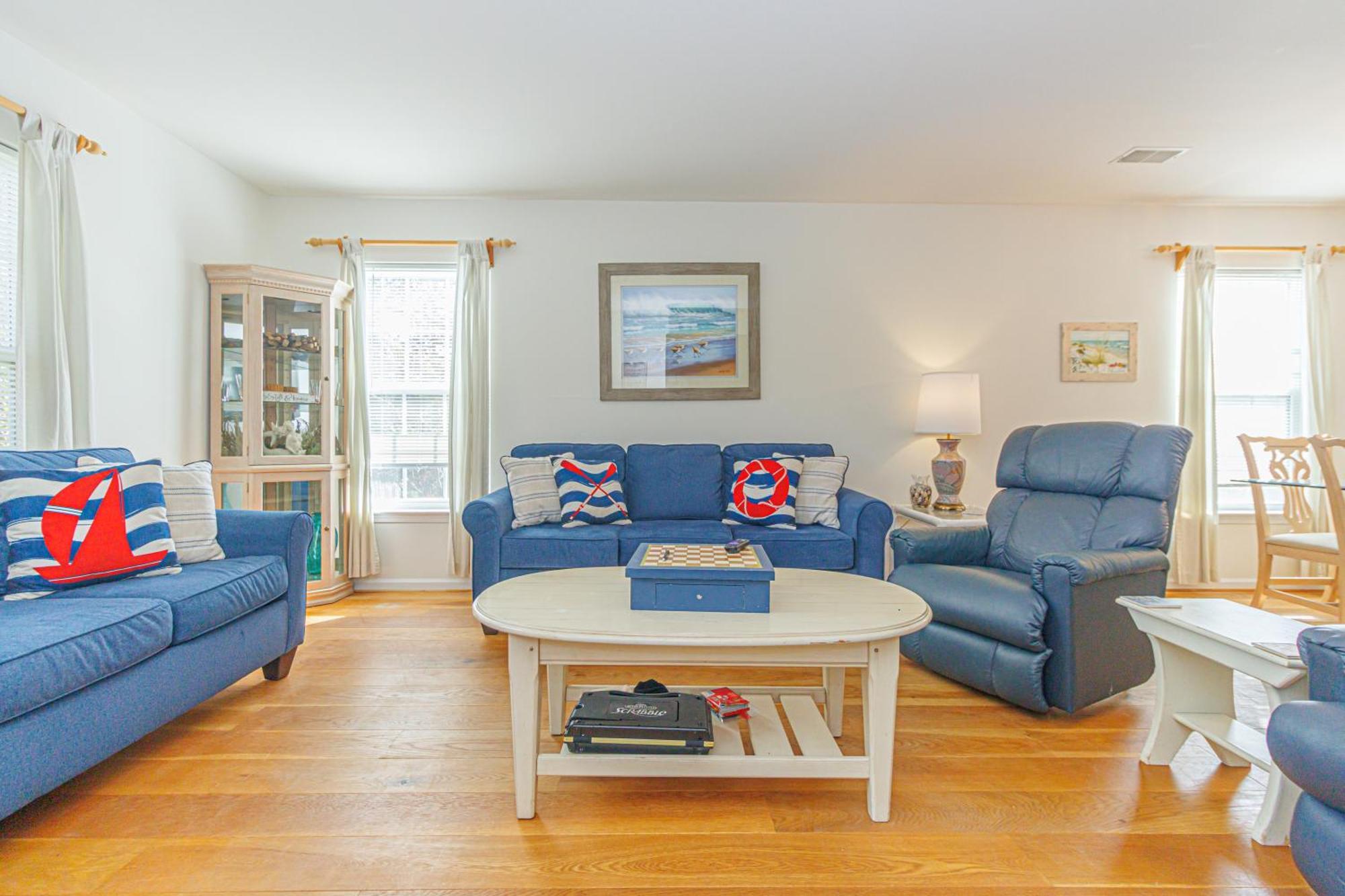 Stunning 3 Bedroom Condo-recently Renovated-fairways Unit D Apartment