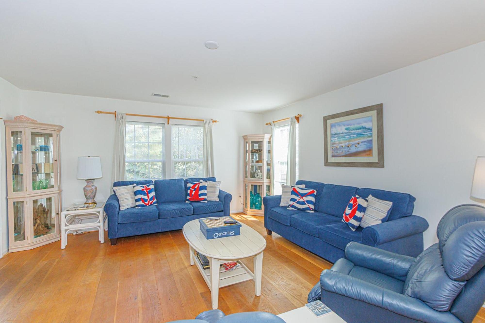 Apartment Stunning 3 Bedroom Condo-recently Renovated-fairways Unit D