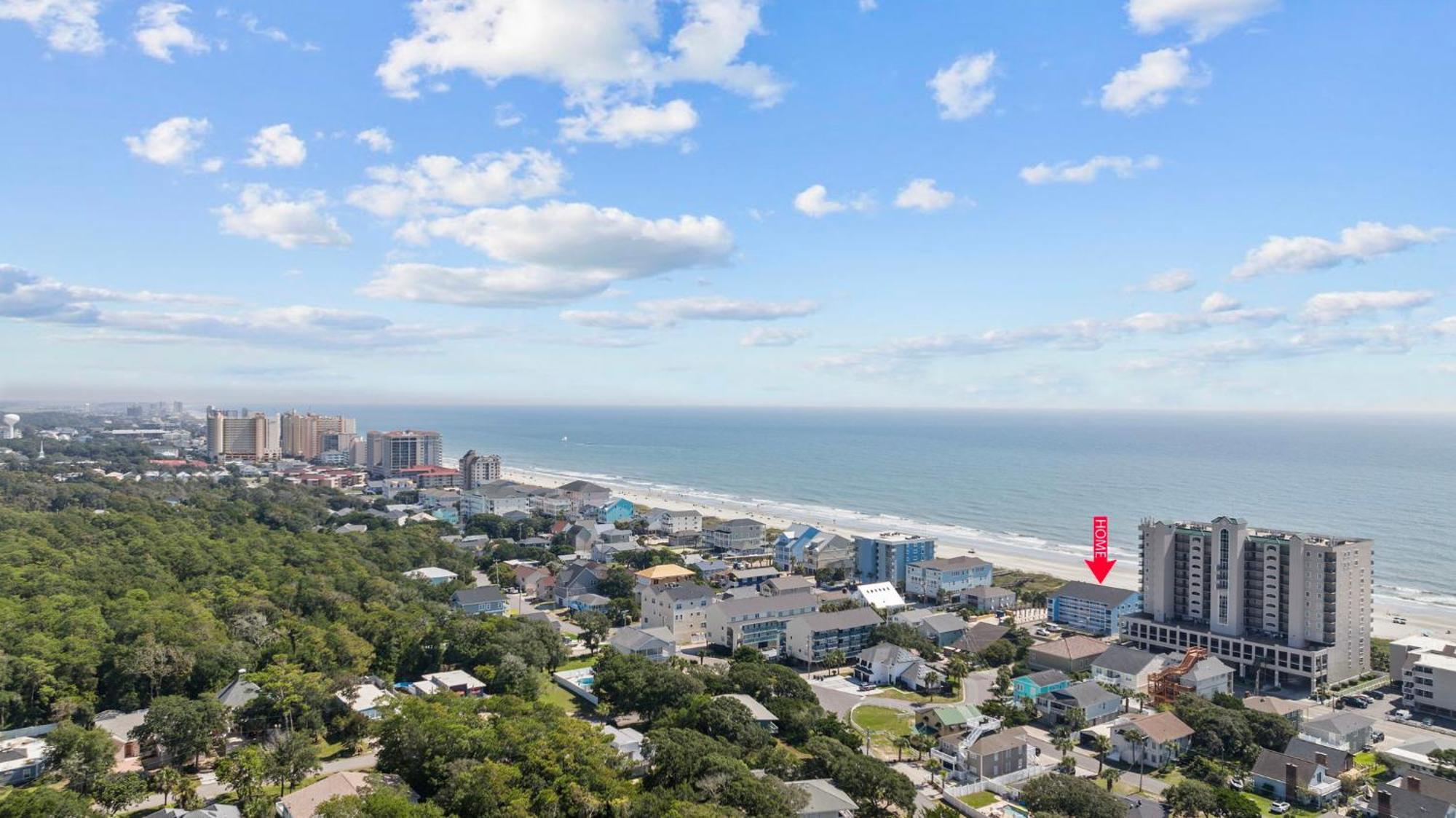 Sunrise Views- Pool - 4 Bds- 3 Bedroom Oceanfront Charm Apartment *