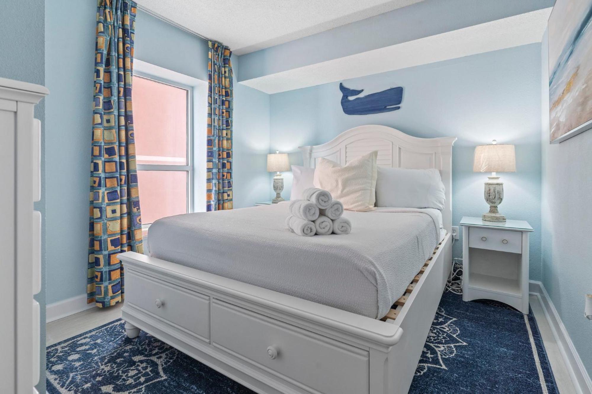 Beautifully Renovated Oceanfront 2 Bedroom With Oversized Balcony! Bay Watch 509