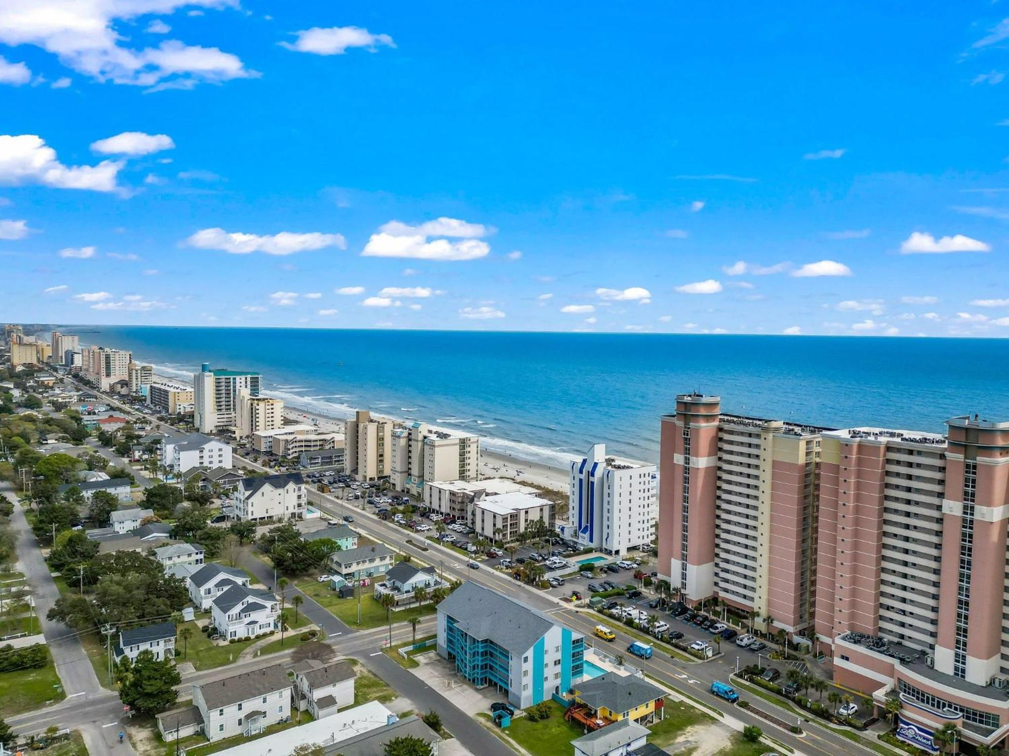 Beautifully Renovated Oceanfront 2 Bedroom With Oversized Balcony! Bay Watch 509 Holiday home *