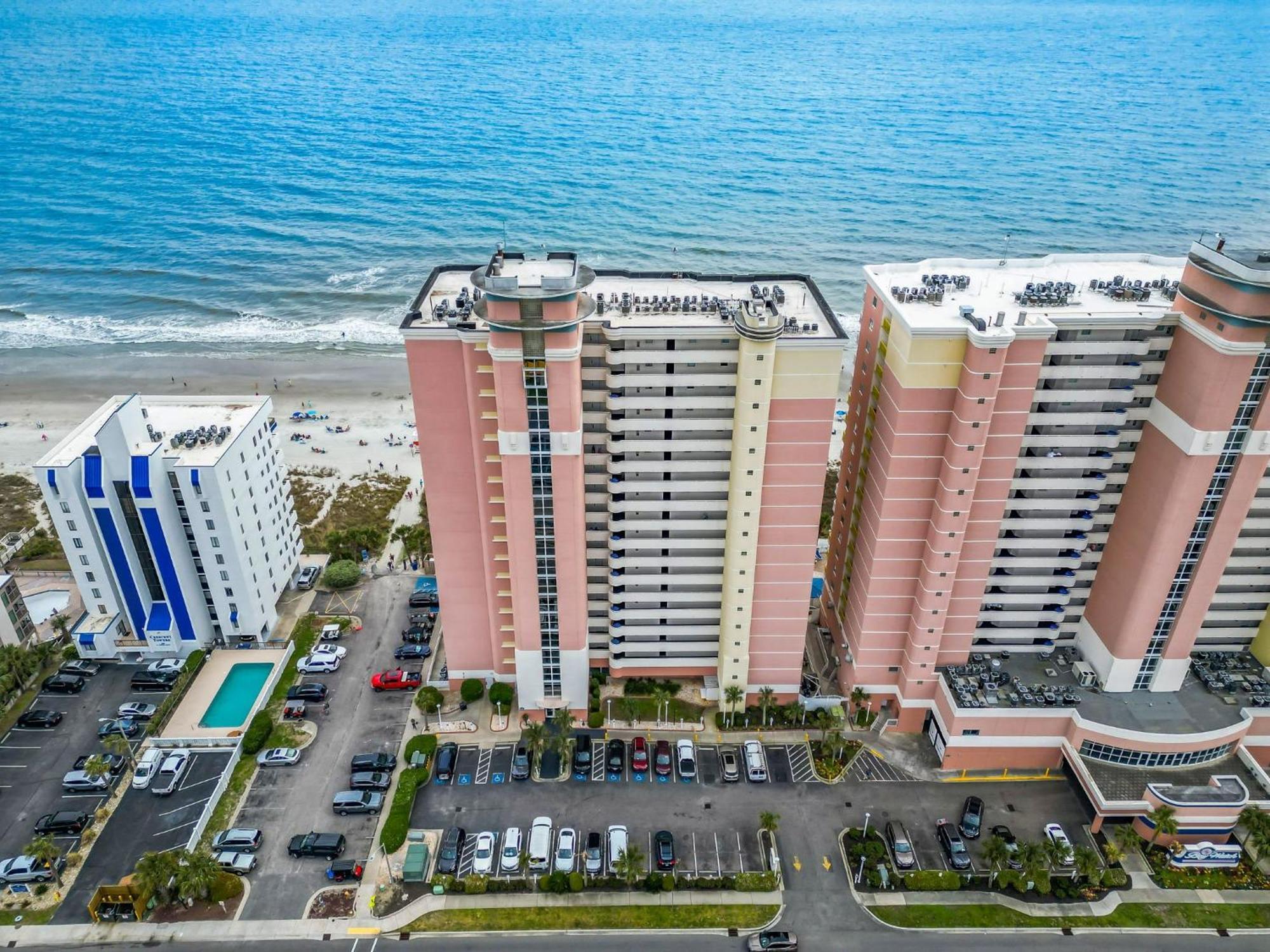 Beautifully Renovated Oceanfront 2 Bedroom With Oversized Balcony! Bay Watch 509 *