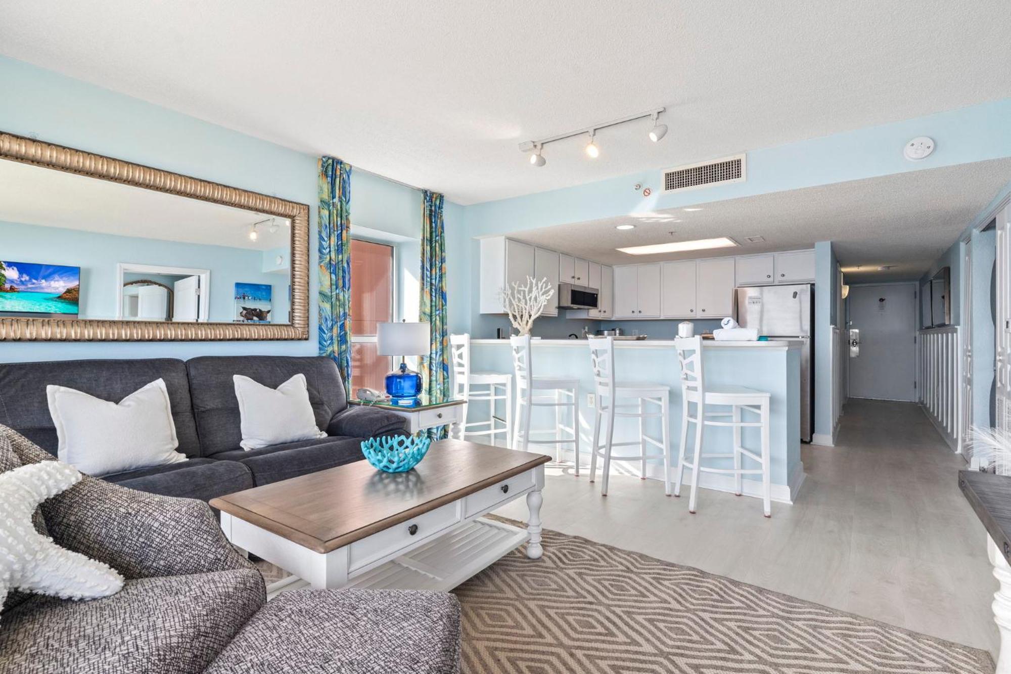 Beautifully Renovated Oceanfront 2 Bedroom With Oversized Balcony! Bay Watch 509 *