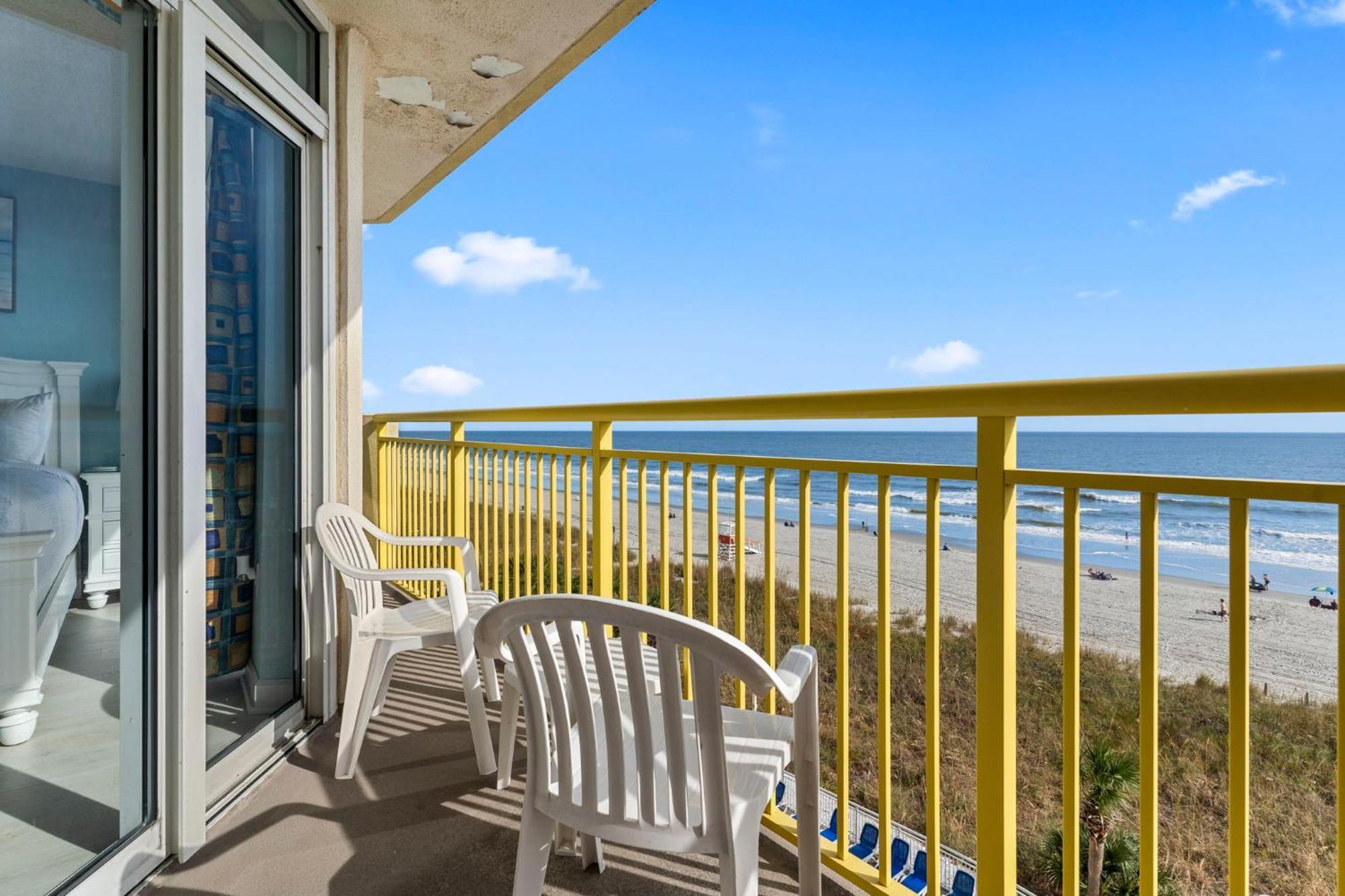 Beautifully Renovated Oceanfront 2 Bedroom With Oversized Balcony! Bay Watch 509 Holiday home *