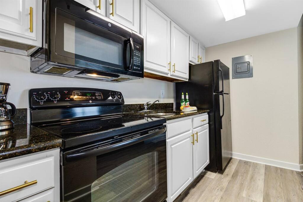 Supreme Oceanfront Studio, Dogs Ok! 1126 Apartment Myrtle Beach