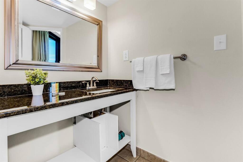 Supreme Oceanfront Studio, Dogs Ok! 1126 Apartment Myrtle Beach