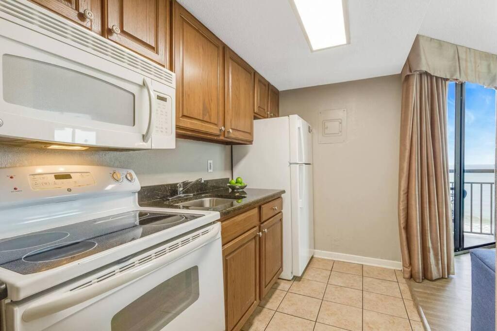 Apartment Relaxing Vibes At Our Oceanfront Suite! Pg 726 *