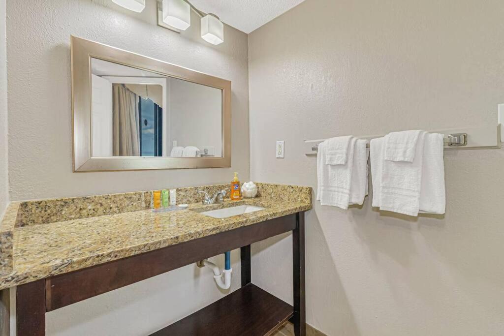 Relaxing Vibes At Our Oceanfront Suite! Pg 726 Apartment Myrtle Beach