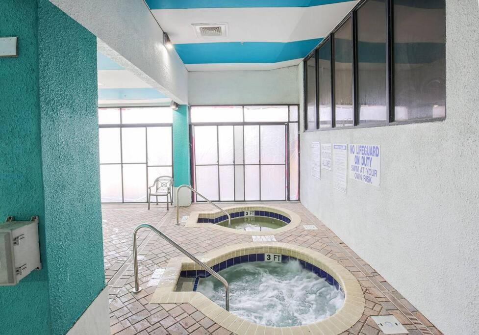 Apartment Relaxing Vibes At Our Oceanfront Suite! Pg 726 *