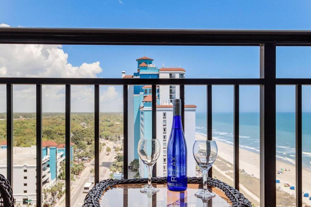 Luxurious Oceanfront Suite, Prime Loc & Dogs Ok! 1502 Apartment *
