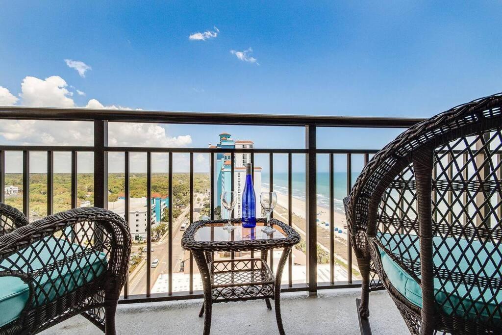 Apartment Luxurious Oceanfront Suite, Prime Loc & Dogs Ok! 1502 *