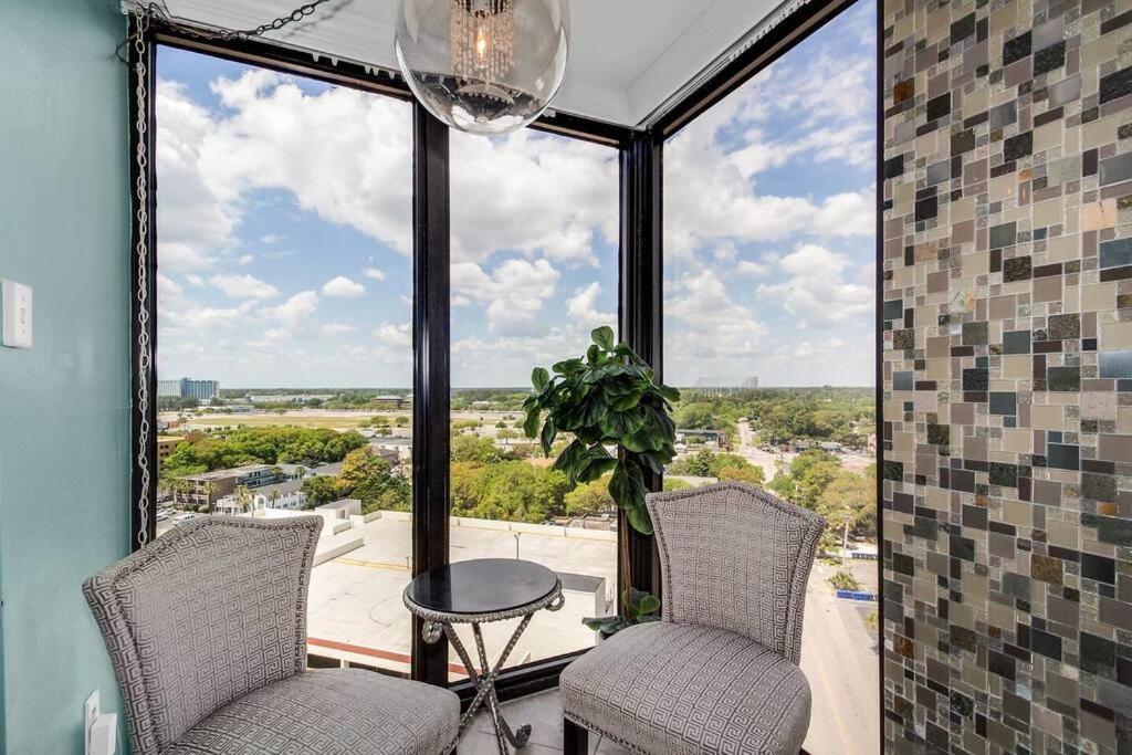 Luxurious Oceanfront Suite, Prime Loc & Dogs Ok! 1502 Apartment *